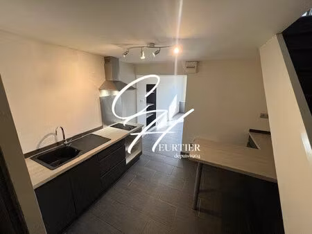 location maison 2 pièces 62 m² à charnècles (38140)