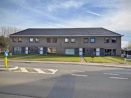 ruime dorpswoning met 3 slaapkamers  garage & tuin/terras