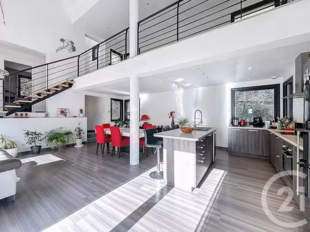 vente maison 6 pièces 142.25 m² à le puy-en-velay (43000)  350 000 €