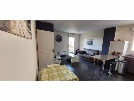 charmant 2 pièces avec balcon à le pin