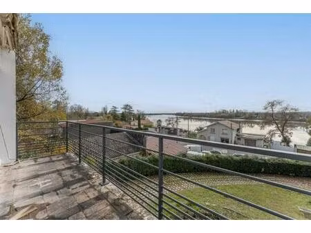 maison lumineuse avec vue sur la garonne