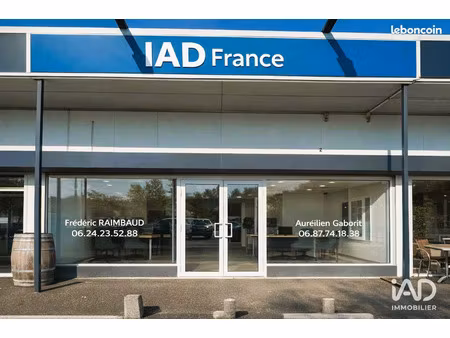 location commerce 140 m² à haute-goulaine (44115)
