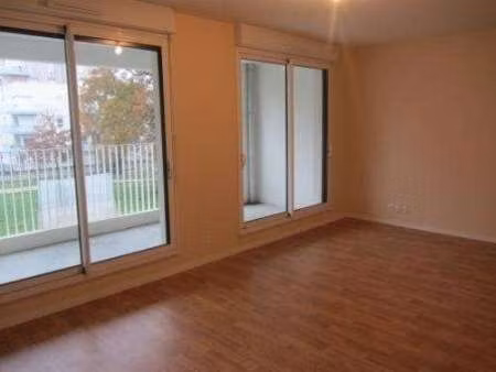 location appartement 3 pièces à saint-jacques-de-la-lande (35136) : à louer 3 pièces / 66m