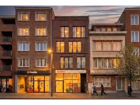 commerce moderne sur la bondgenotenlaan