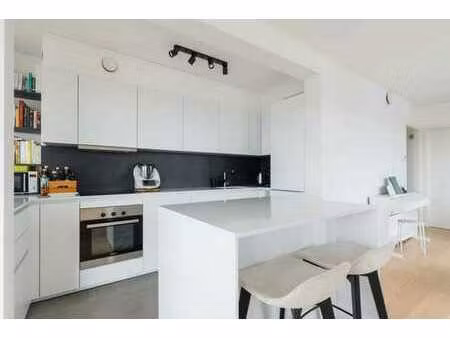 magnifique appartement (+terrasse) et situé proche de l'otan