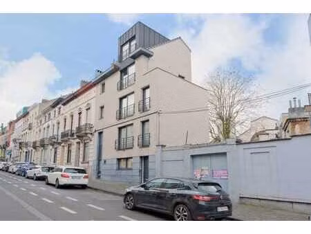 immeuble de rapport récent composé de 3 unités de logement