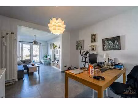 waterloo/ appt rénové avec jardin / idéalement situé!