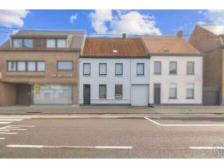 maison à rénover avec garage et dépendances