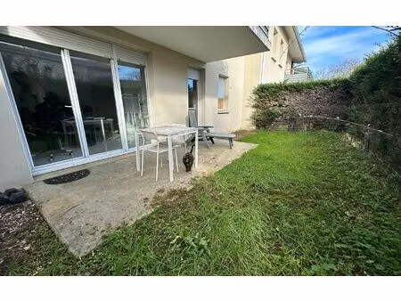 location maison  m² t-2 à saint-macaire  620 €