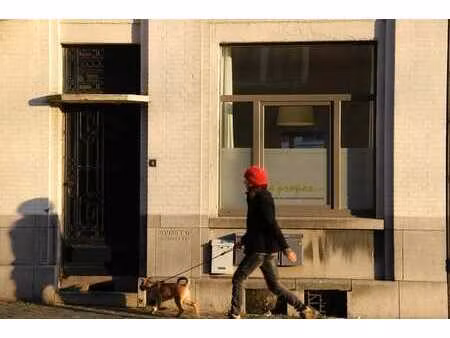 bureau agréable  lumineux