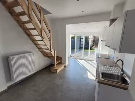 maison 2 chambres entièrement rénovée avec jardin et garage