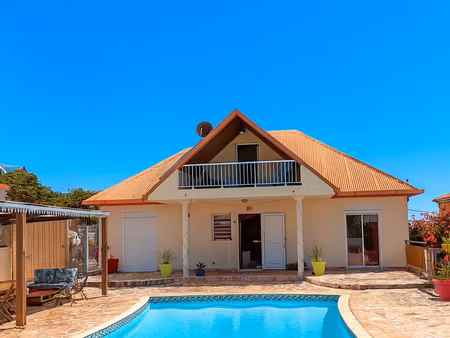 maison piscine vue jacuzzi dépendance t2 panneaux photovolta