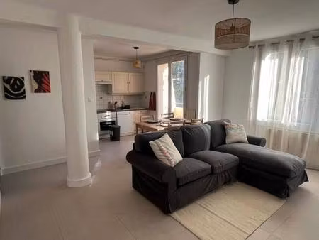location appartement 4 pièces 70 m² à toulon (83000)