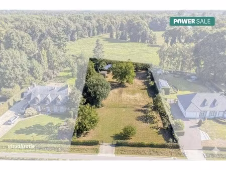 villaperceel van 2445m² met te slopen woning te koop in geel