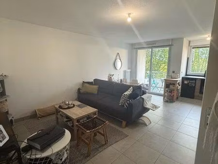 location appartement 2 pièces 43 m² à poitiers (86000)
