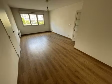 location appartement 3 pièces 62 m² à poitiers (86000)
