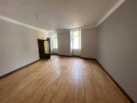 à louer spacieux appartement t3 - proche coeur historique de