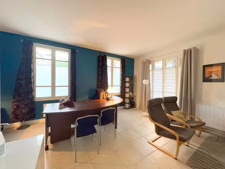 a louer - bureaux en rdc - proximité place du marché