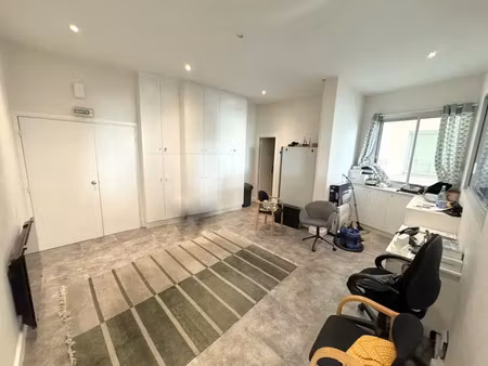 a louer - bureaux - proximité gare montreuil