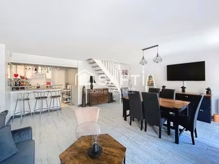 dpe d - maison de ville avec beau jardin ensoleillé au calme