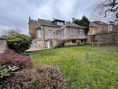 maison de ville de 253 m2 sh sur 400 m2 de terrain quartier de mézières