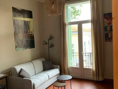 centre aix – t2 avec balcon dans petit immeuble de charme : une opportunité rare !