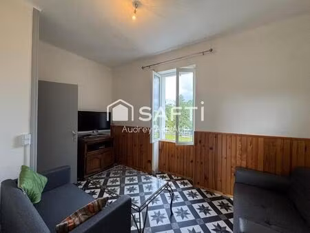 à vendre  maison d’environ 77m²  idéalement située