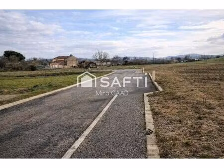 terrain 631m2 plat viabilisé avec 250m2 constructible