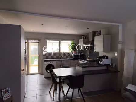 maison mitoyenne de 80 m²