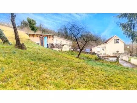 maison 4 pièces  3 chambres  2035m2 de jardin