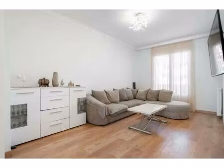 mont boron – 3p rénové avec balcon et parking