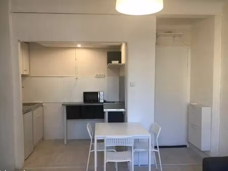 location appartement 2 pièces 33 m² à marseille 4 (13004)
