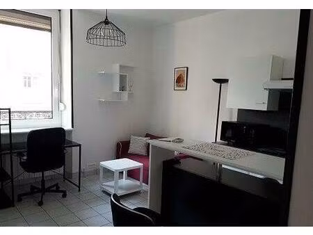 location appartement 1 pièce 22 m² à reims (51100)