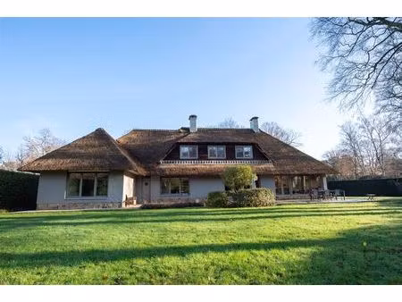 villa met praktijk of kangoeroewoning en zuid - west tuin.