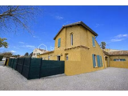 immeuble mixte de 750 m² à cers