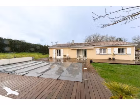 vente maison 5 pièces 117 m² à lapouyade (33620)  262 200 €