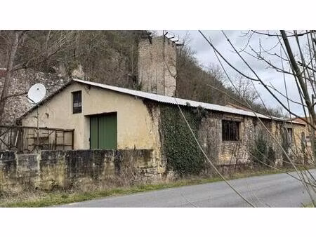 hangar de plus de 330 m2 idéal pour une activité professionnelle