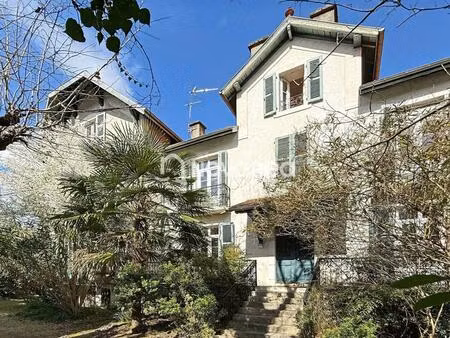 villa anglaise 11 pièces