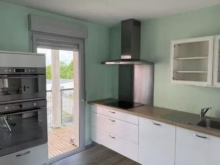 location appartement 3 pièces à nantes (44000) : à louer 3 pièces / 170m² nantes