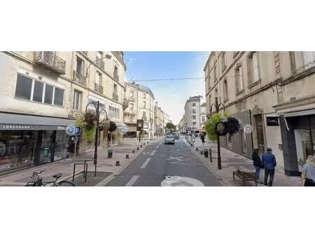 local commercial avec bail commercial