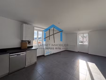 saint chamond - t4 de 85m2 entièrement rénové avec garage