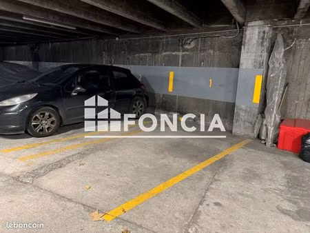 parking l hay les roses