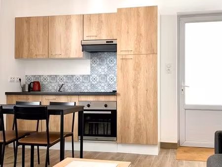 ravissant t2 meublé refait à neuf  eau/électricité compris