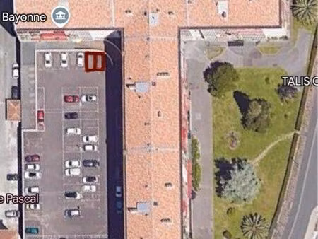 place(s) de parking