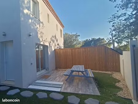 t2 40 m² avec jardin cloturé– rt2012 – face forêt – seillons-source-d’argens