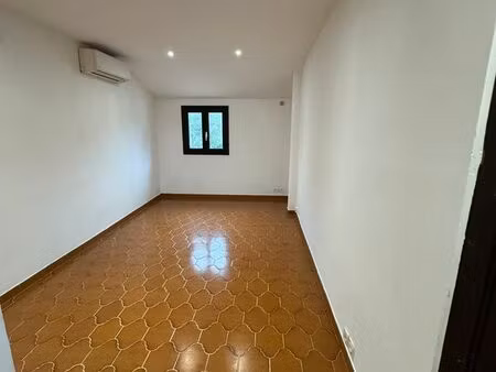 a saisir - appartement 2 pieces de 39m2 avec climatisation reversible et place de parking 