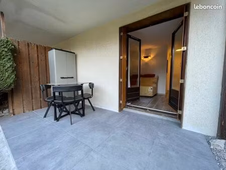 studio meublé de 14 24m2 loi carrez situé à 40 minutes du centre de genève