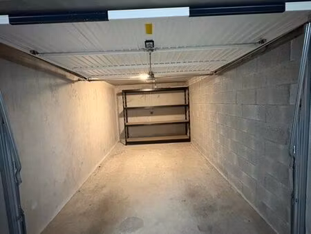 ? garage fermé sécurisé 14 5m² – annecy-le-vieux – électricité – 150