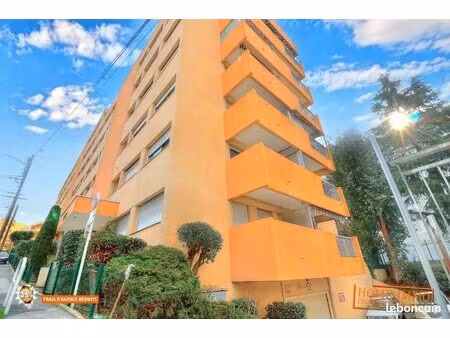 parking/box 1 pièce 13 m²