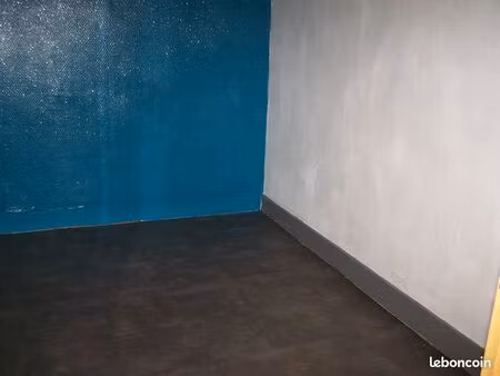 eu beau local 1pièce-rez chaussé (idéal stockage)12m2